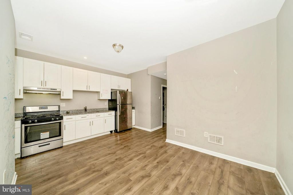 Image 15 of property listing at 1014 W LANVALE ST, Baltimore, MD 21217