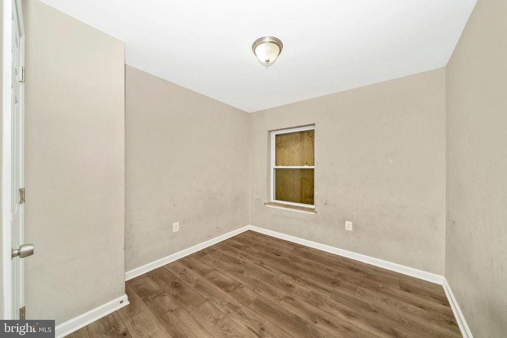 Image 16 of property listing at 1014 W LANVALE ST, Baltimore, MD 21217