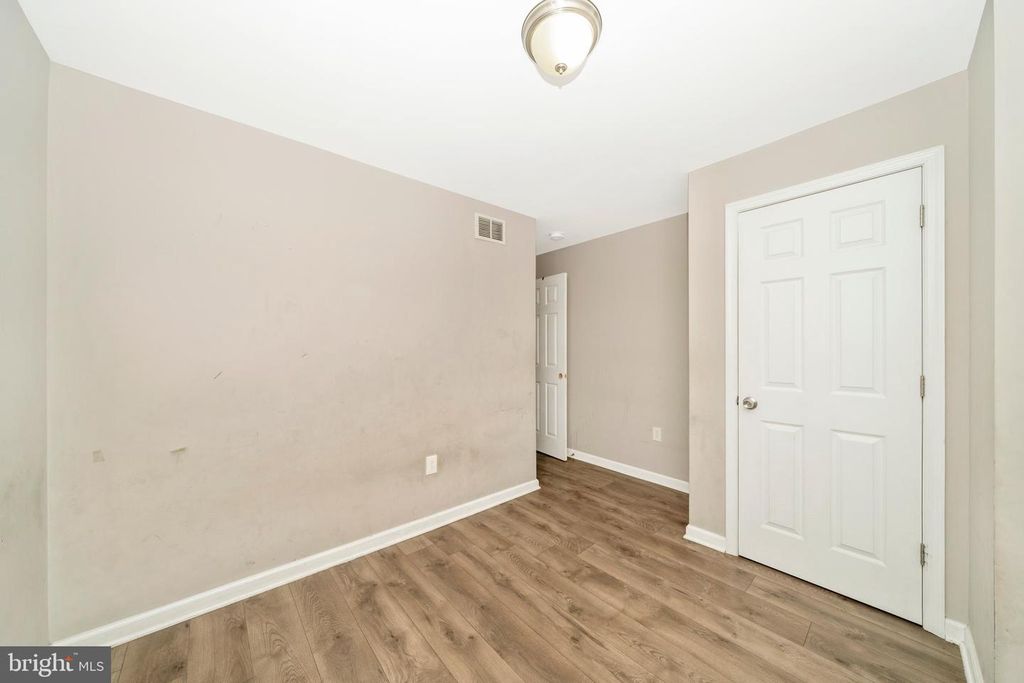 Image 17 of property listing at 1014 W LANVALE ST, Baltimore, MD 21217