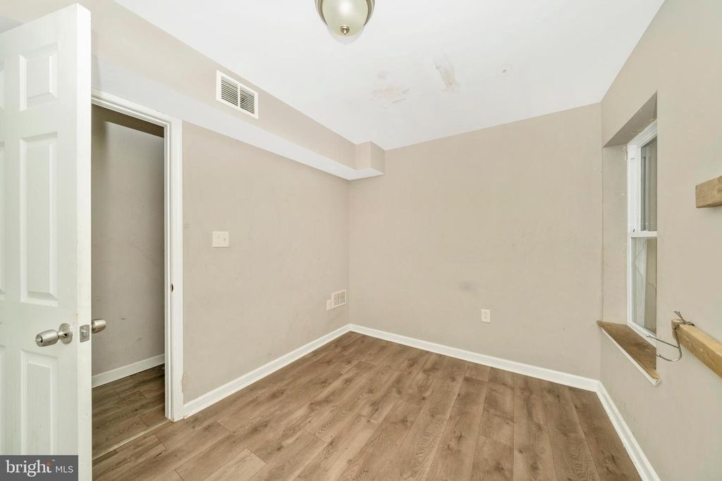 Image 19 of property listing at 1014 W LANVALE ST, Baltimore, MD 21217