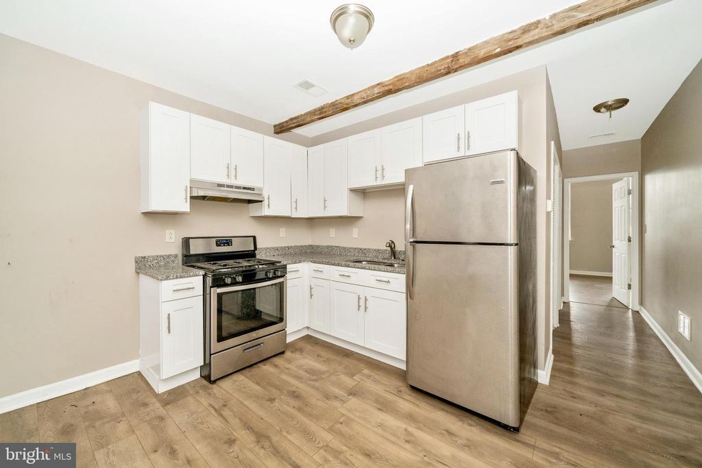 Image 23 of property listing at 1014 W LANVALE ST, Baltimore, MD 21217