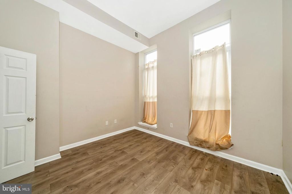 Image 2 of property listing at 1014 W LANVALE ST, Baltimore, MD 21217