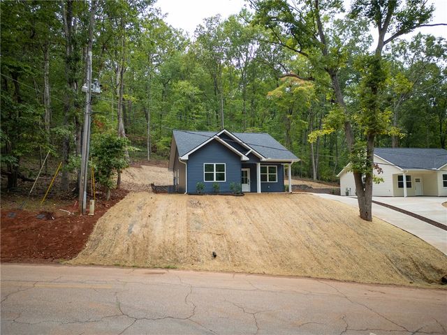 400 Hickory Trail, Westminster, SC 29693