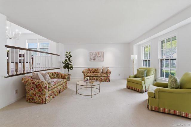 25 Sherwood Drive, Larchmont, NY 10538