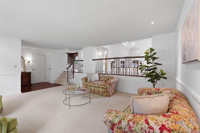 25 Sherwood Drive, Larchmont, NY 10538