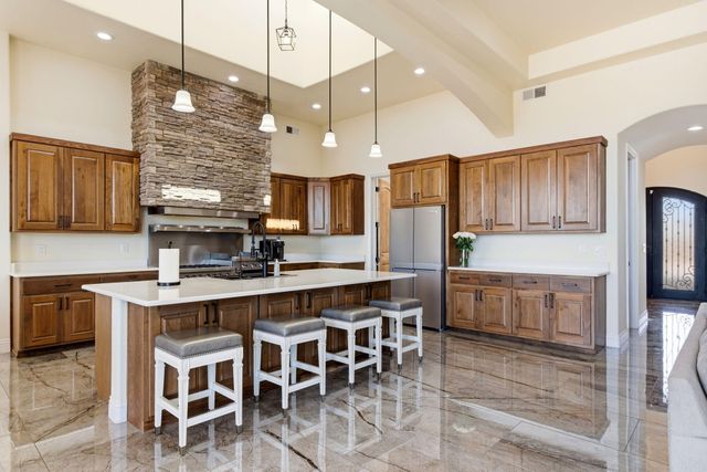 6734 Milpa Alta Road NE, Rio Rancho, NM 87144