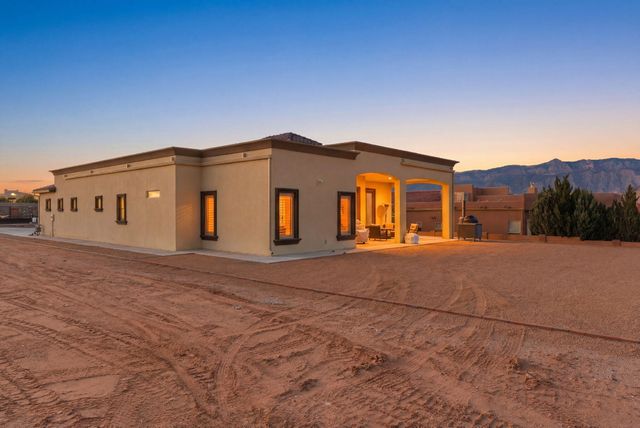 6734 Milpa Alta Road NE, Rio Rancho, NM 87144