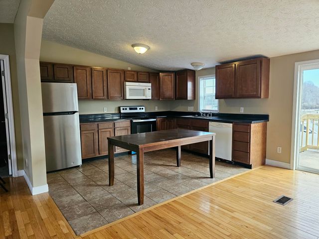 420 Bluebank Road, Morehead, KY 40351