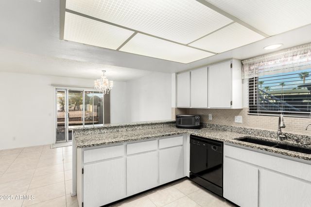 9714 E COCHISE Place, Sun Lakes, AZ 85248