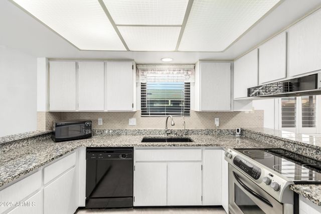 9714 E COCHISE Place, Sun Lakes, AZ 85248