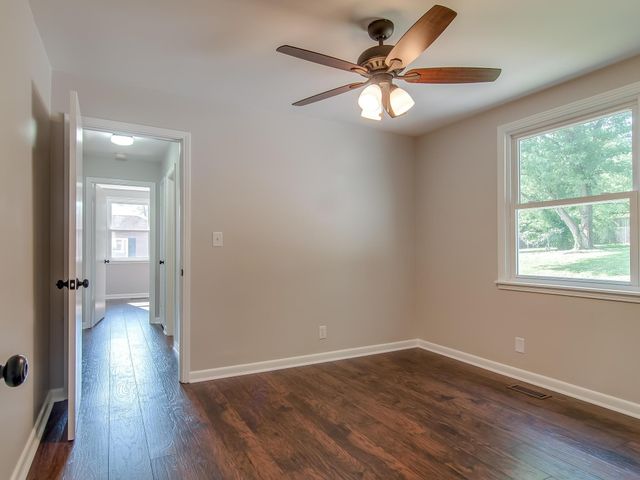 202 Pleasant Dr, Columbia, TN 38401