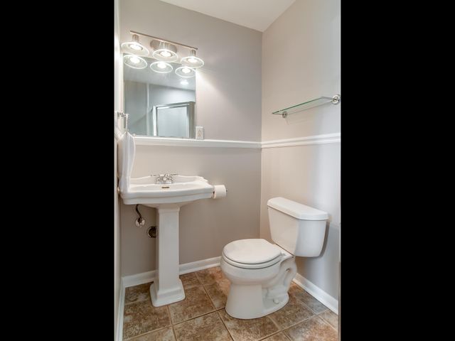 202 Pleasant Dr, Columbia, TN 38401