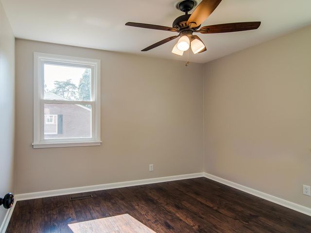 202 Pleasant Dr, Columbia, TN 38401