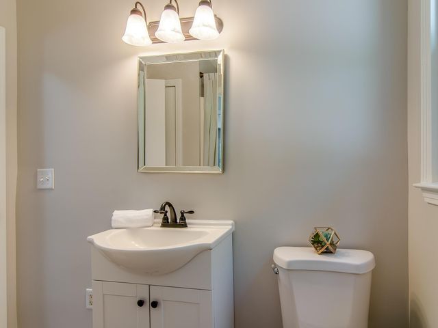 202 Pleasant Dr, Columbia, TN 38401