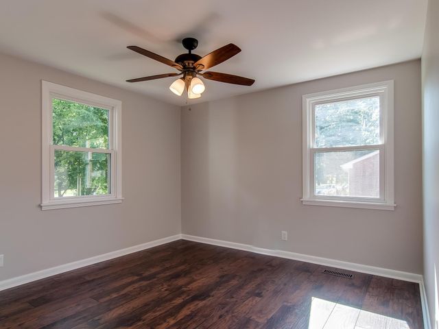 202 Pleasant Dr, Columbia, TN 38401