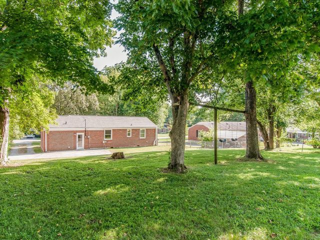202 Pleasant Dr, Columbia, TN 38401