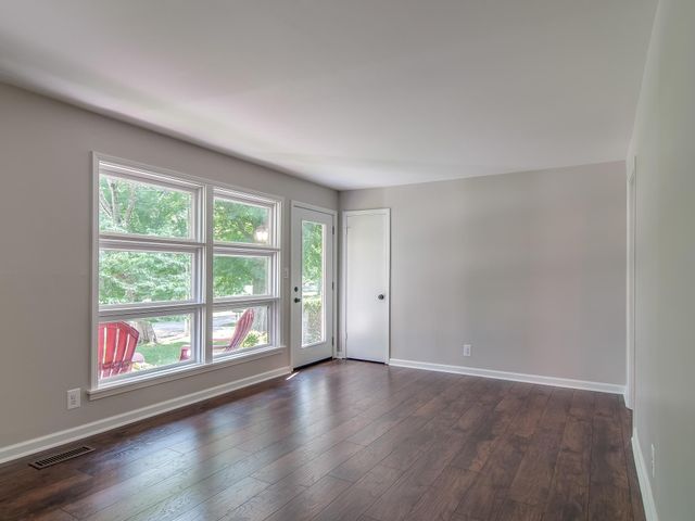 202 Pleasant Dr, Columbia, TN 38401