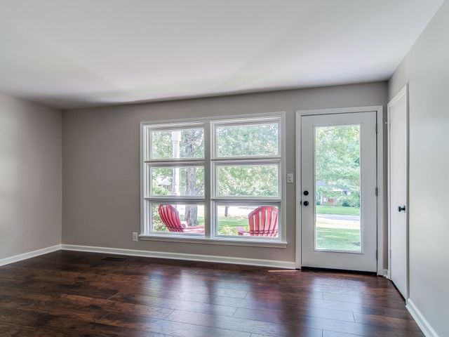 202 Pleasant Dr, Columbia, TN 38401