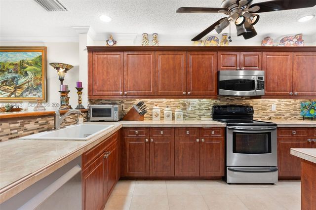 10145 W Atlantic Blvd L3, Coral Springs, FL 33071