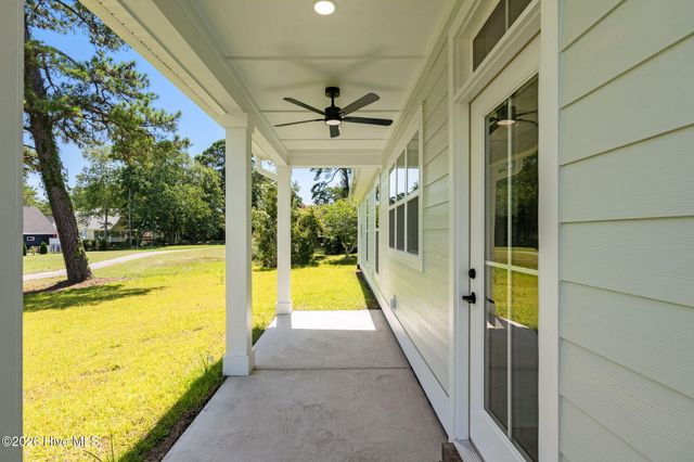 1686 E Magnolia Court SW, Ocean Isle Beach, NC 28469