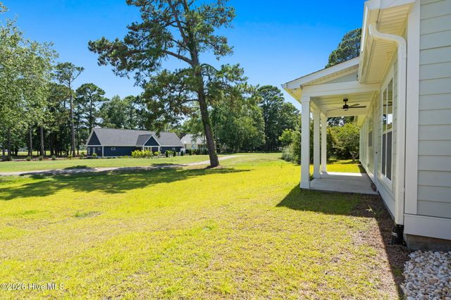 1686 E Magnolia Court SW, Ocean Isle Beach, NC 28469