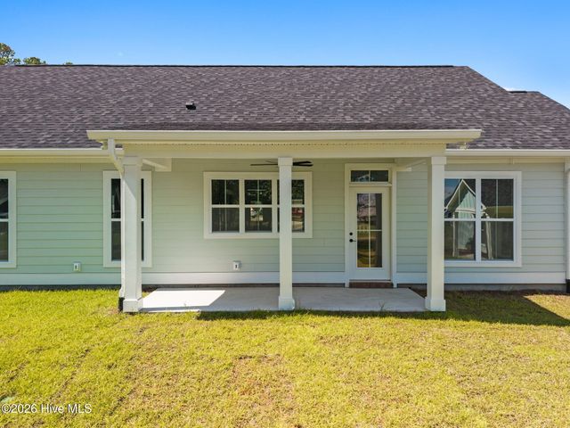 1686 E Magnolia Court SW, Ocean Isle Beach, NC 28469
