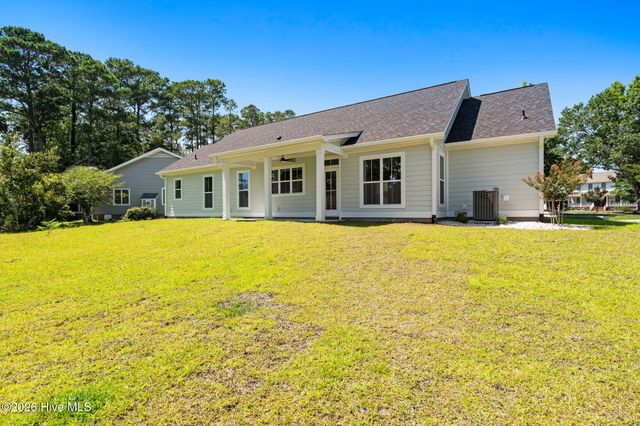 1686 E Magnolia Court SW, Ocean Isle Beach, NC 28469