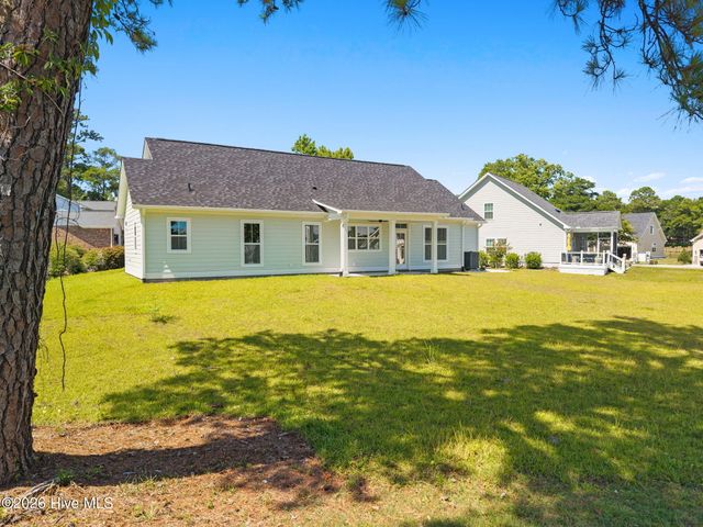 1686 E Magnolia Court SW, Ocean Isle Beach, NC 28469