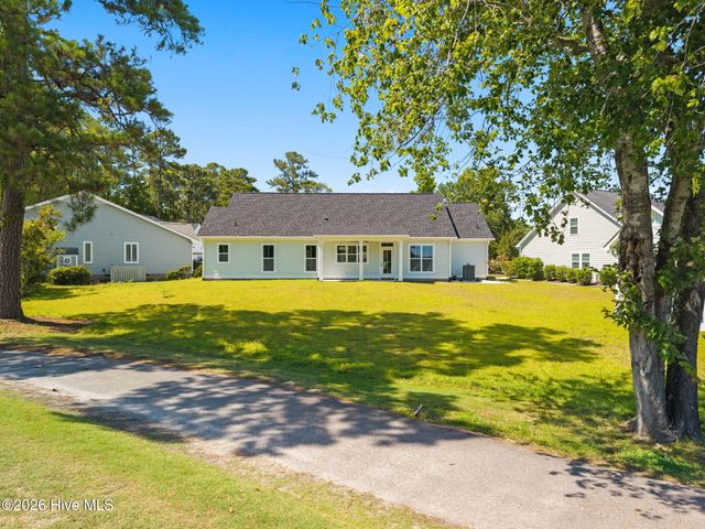 1686 E Magnolia Court SW, Ocean Isle Beach, NC 28469