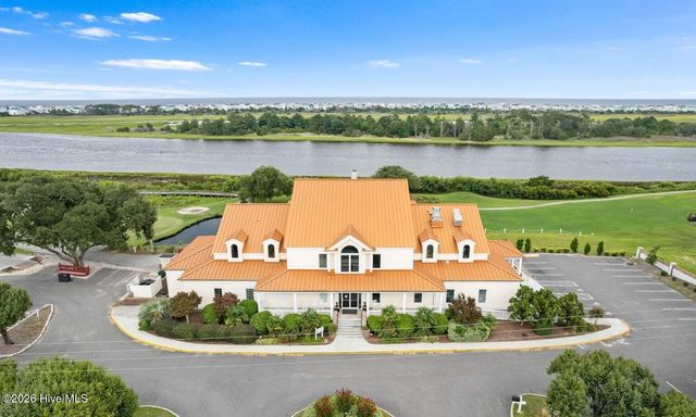 1686 E Magnolia Court SW, Ocean Isle Beach, NC 28469