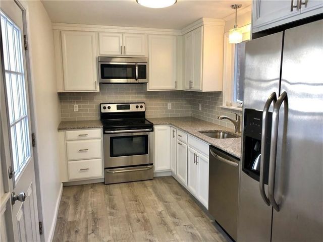 22 Dearborn Street 1, Newport, RI 02840