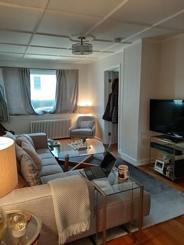 22 Dearborn Street 1, Newport, RI 02840