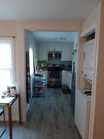 22 Dearborn Street 1, Newport, RI 02840