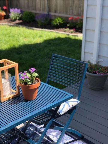 22 Dearborn Street 1, Newport, RI 02840