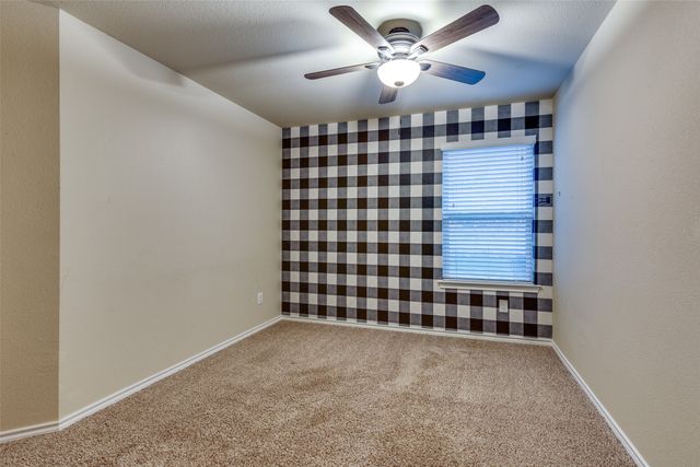 10832 Live Oak Creek Drive, Fort Worth, TX 76108