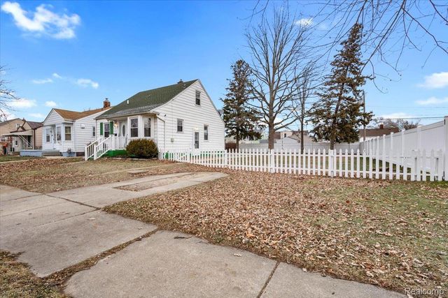 2146 University Avenue, Lincoln Park, MI 48146