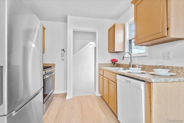 2146 University Avenue, Lincoln Park, MI 48146