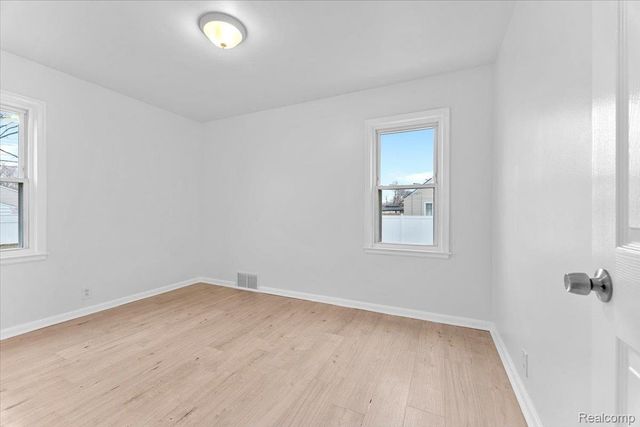 2146 University Avenue, Lincoln Park, MI 48146