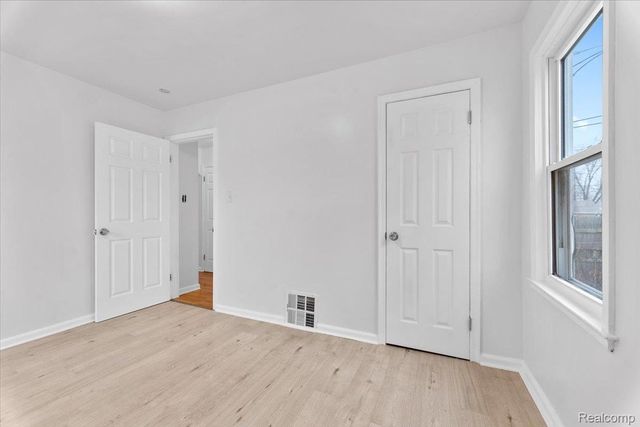 2146 University Avenue, Lincoln Park, MI 48146