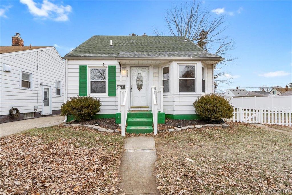 2146 University Avenue, Lincoln Park, MI 48146