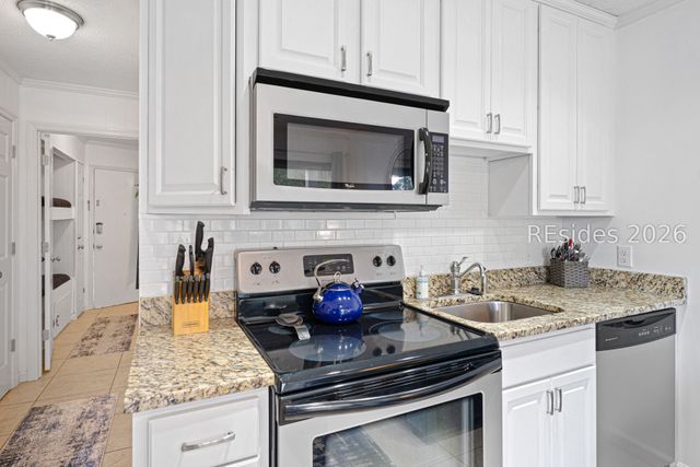 23 S Forest Beach Dr Apt 108, Hilton Head Island, SC 29928