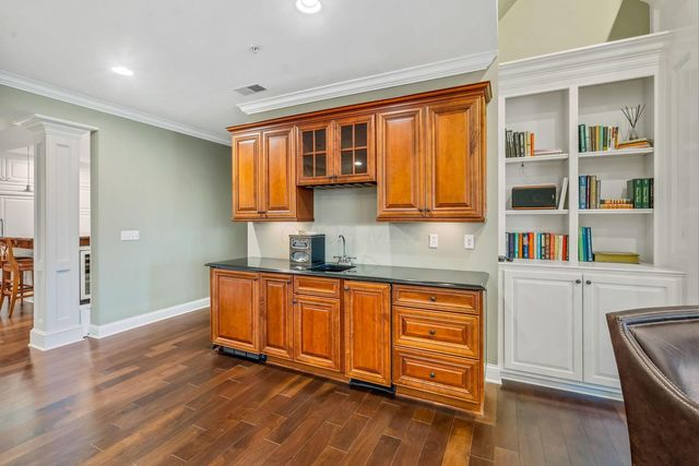 5735 Newbank Circle, 303 303, Dublin, OH 43017