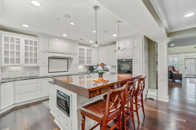 5735 Newbank Circle, 303 303, Dublin, OH 43017