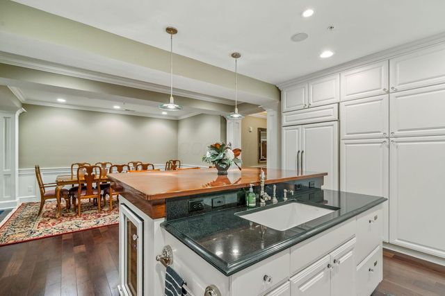 5735 Newbank Circle, 303 303, Dublin, OH 43017