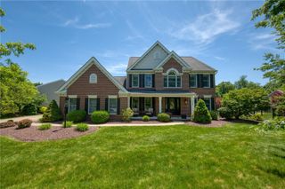 100 Chestnut Ct, Peters Twp, PA 15367