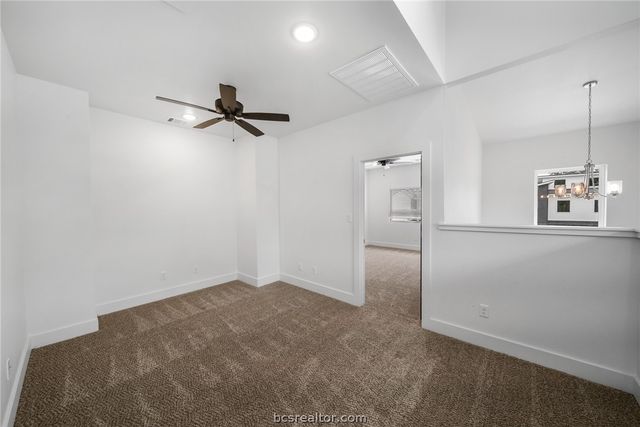 207 Lynn Drive 111, Bryan, TX 77801