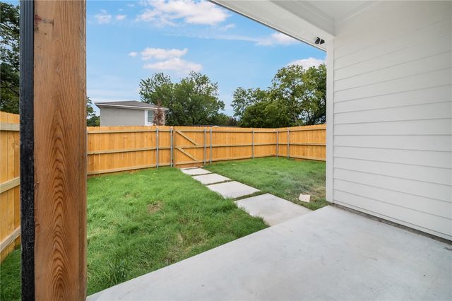 207 Lynn Drive 111, Bryan, TX 77801