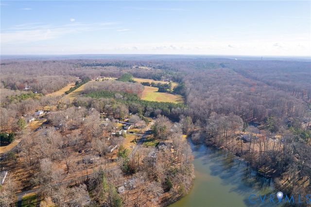 2134 Lakeview Dr, Powhatan, VA 23139