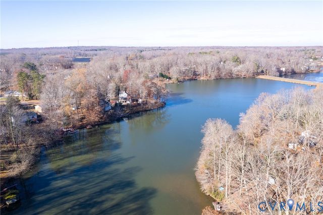 2134 Lakeview Dr, Powhatan, VA 23139