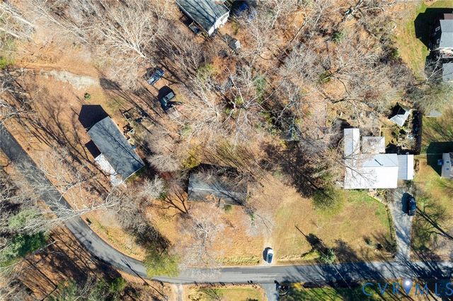 2134 Lakeview Dr, Powhatan, VA 23139